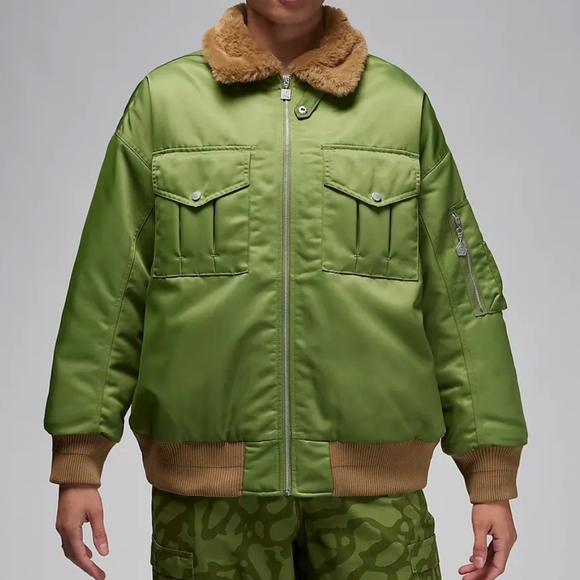 NWT Women's / UNISEX JORDAN OVERSIZED Bomber Jacket - Picture 2 of 7
